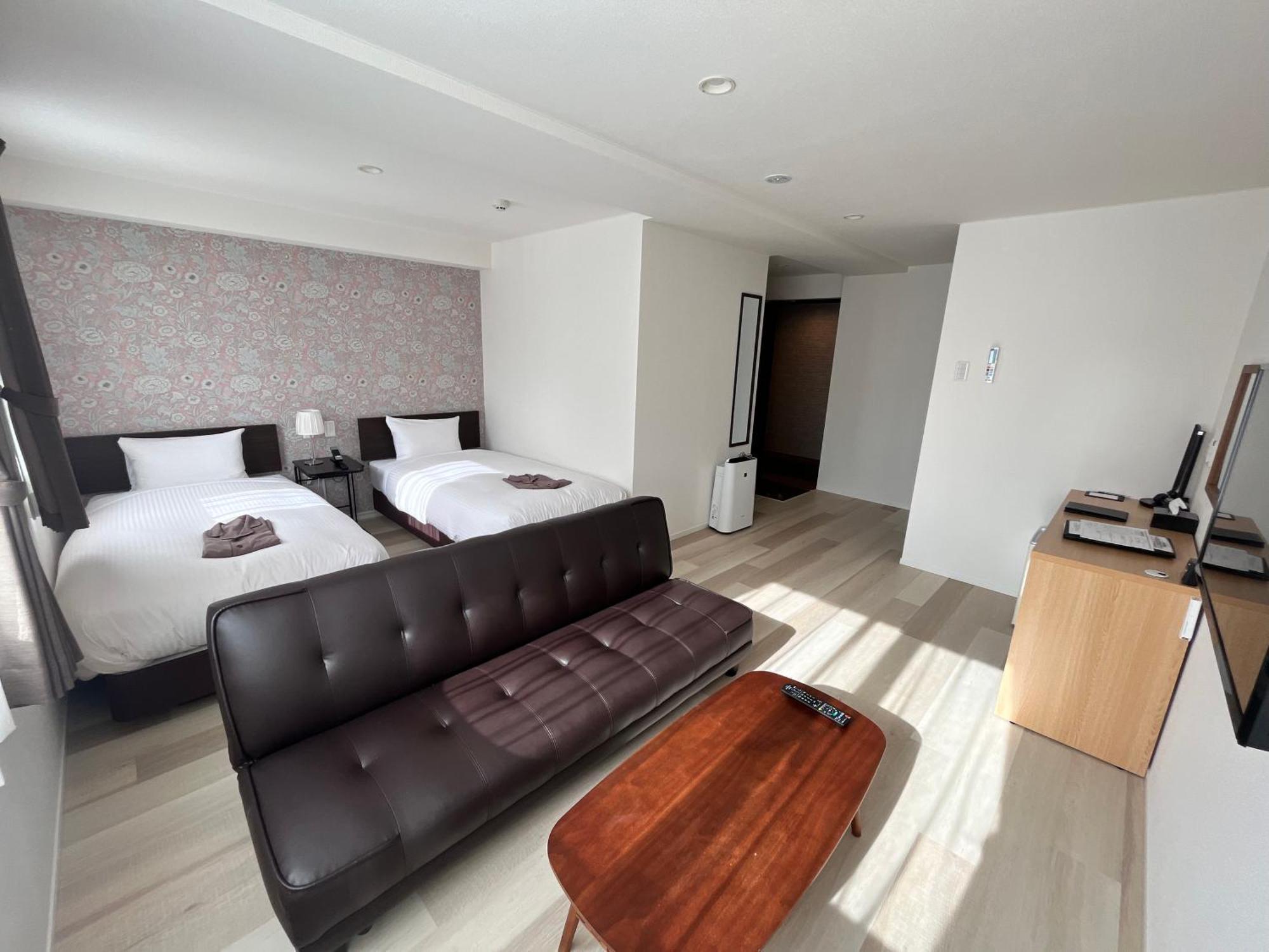 Cozy Inn Отару Екстериор снимка